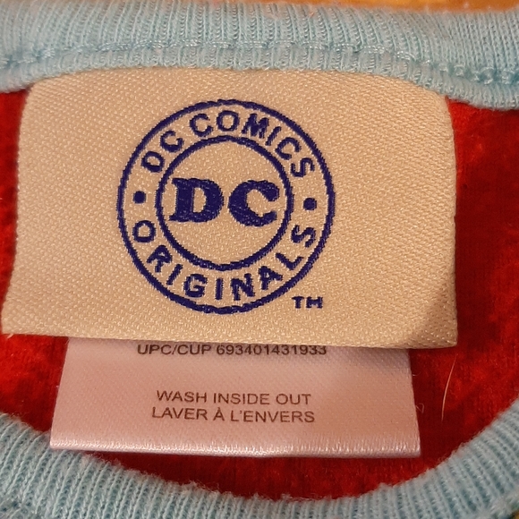 💜4/$20💜 Superman Fleece Sleeper - Picture 4 of 6